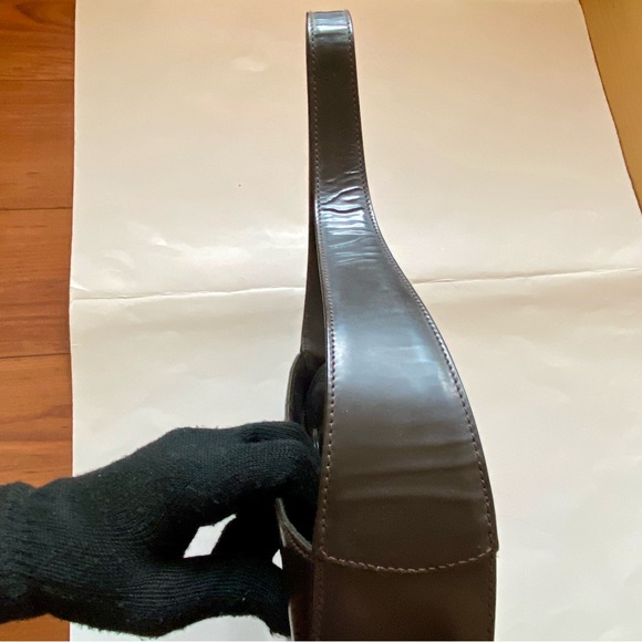 Gucci Black Shoulder Bag - Picture 9 of 10